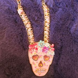💀🌸 Betsey Johnson Pink Sugar Skull Necklace 💀🌸